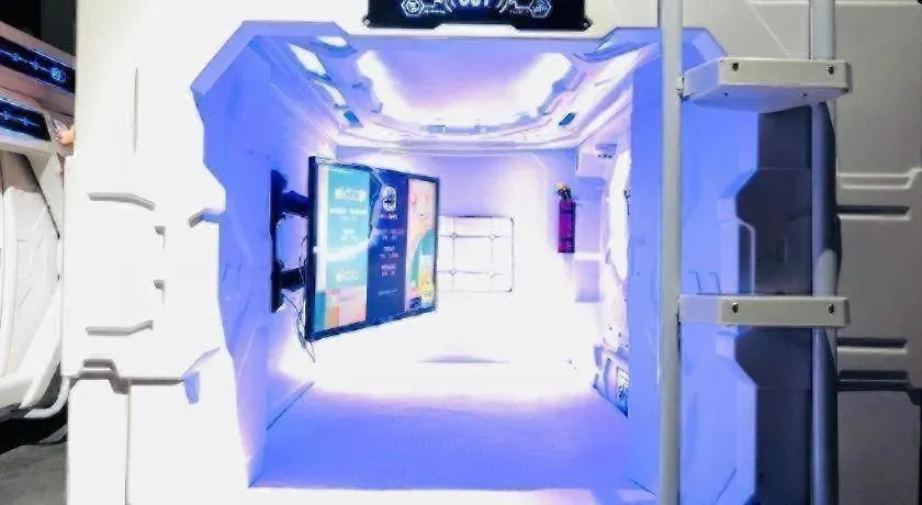 סינגפור Met A Space Pod @ Chinatown
